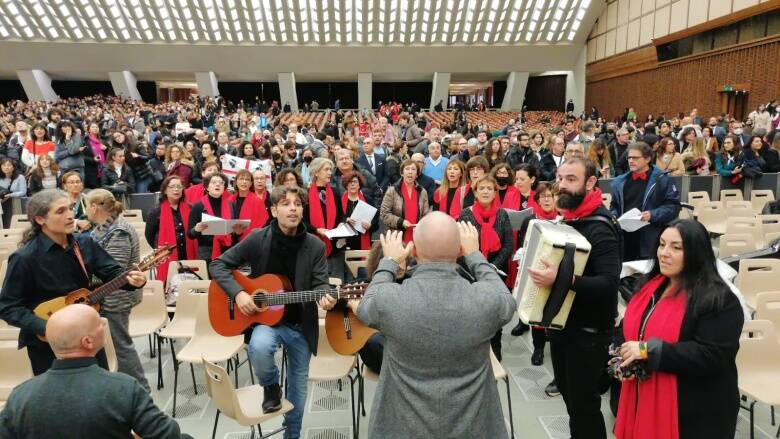 Con “Navidad Nuestra” in Vaticano la Polifonica Arborense, il coro Città di Oristano e i Nazka