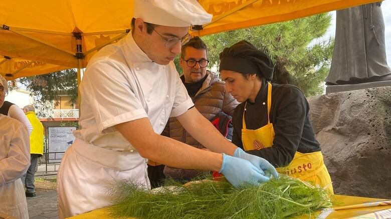 Legumi a tavola al mercato di Campagna Amica con gli studenti dell’Alberghiero di Oristano