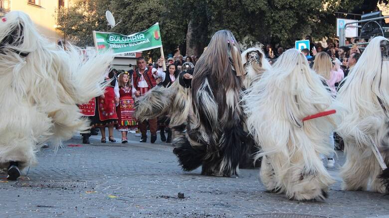 Mamutzones, Boes e Merdules, S’Attitidu ‘Osinku e non solo: che magia A Maimone a Samugheo