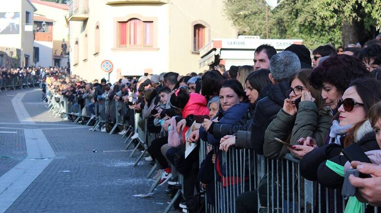 Mamutzones, Boes e Merdules, S’Attitidu ‘Osinku e non solo: che magia A Maimone a Samugheo