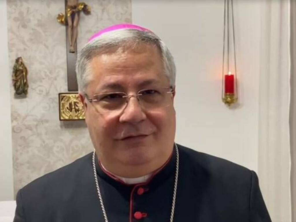 Arcivescovo Roberto Carboni