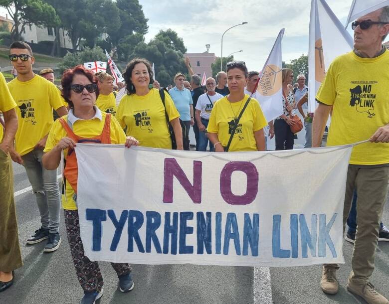 Manifestazione a Cagliari contro le speculazioni energetiche