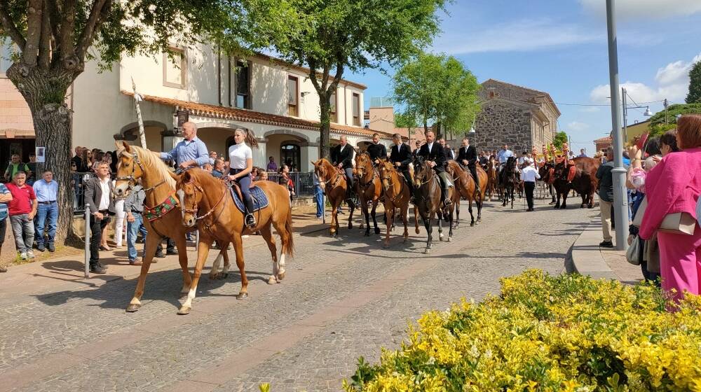 A Sedilo la festa di Sant'isidoro con la prima uscita delle "pandelas" 