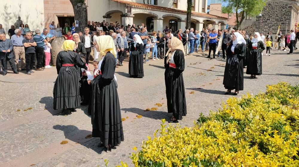 A Sedilo la festa di Sant'isidoro con la prima uscita delle "pandelas" 