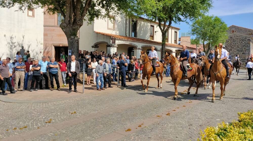 A Sedilo la festa di Sant'isidoro con la prima uscita delle "pandelas" 