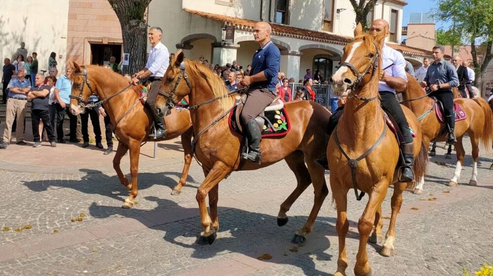 A Sedilo la festa di Sant'isidoro con la prima uscita delle "pandelas" 