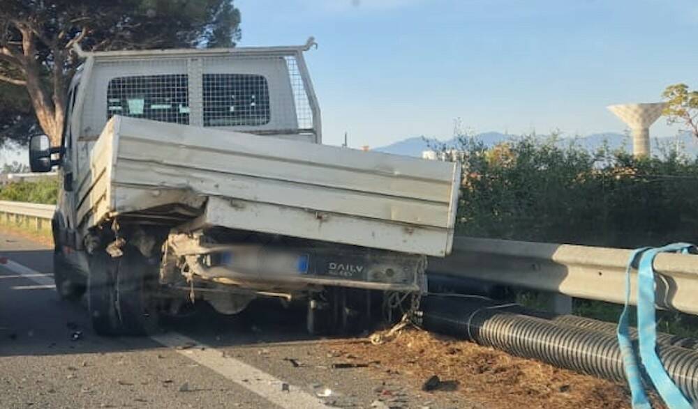 Marrubiu incidente stradale statale 131 camion