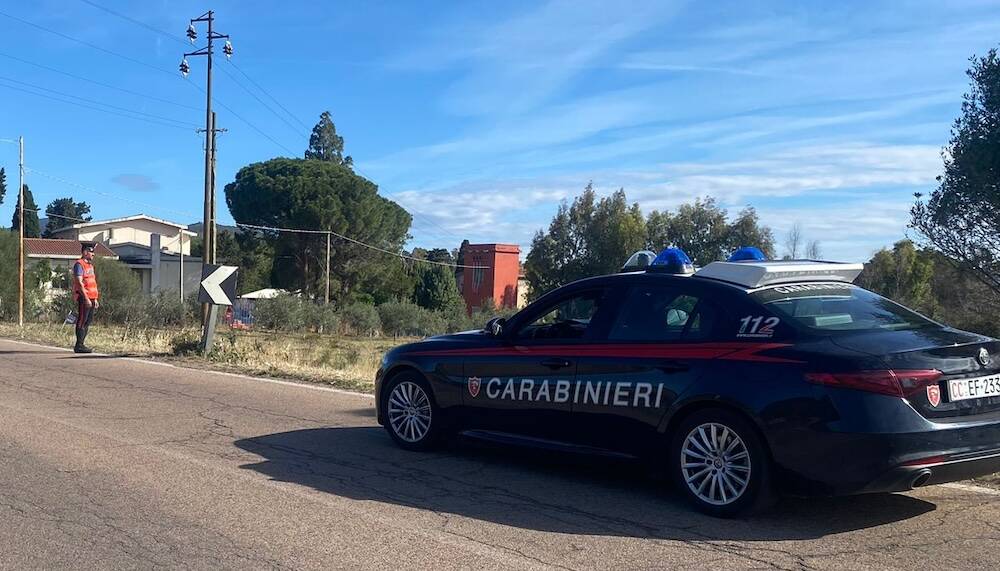 Muravera - I carabinieri sul luogo dell'incidente mortale nel quale ha perso la vita il motociclista