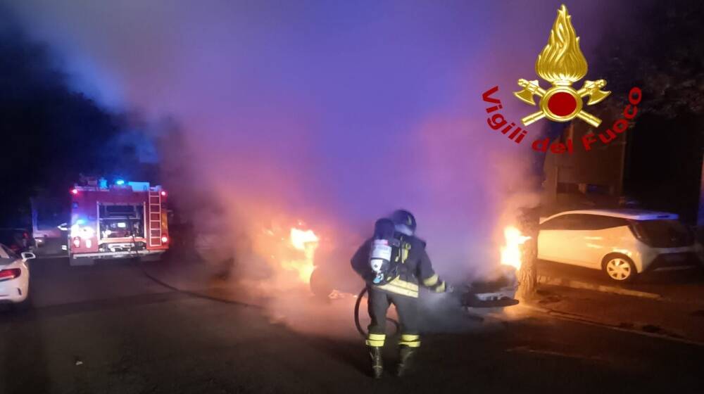 Auto a fuoco Nuoro