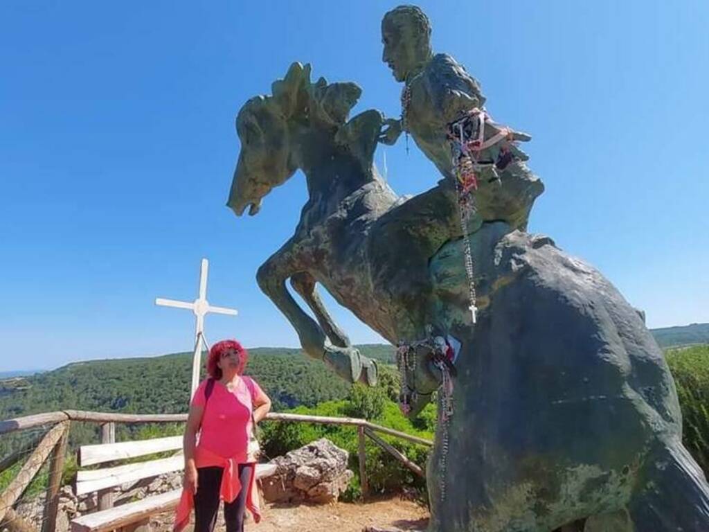 La statua di sant’Ignazio a cavallo, in località Carradore