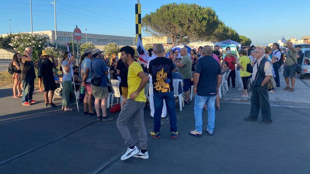 La protesta contro gli impianti eolici al poto industriale di Oristano - Santa Giusta