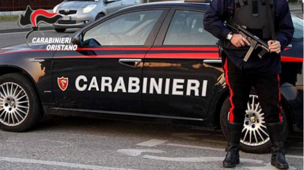 Carabinieri Oristano - militare - auto - mitra