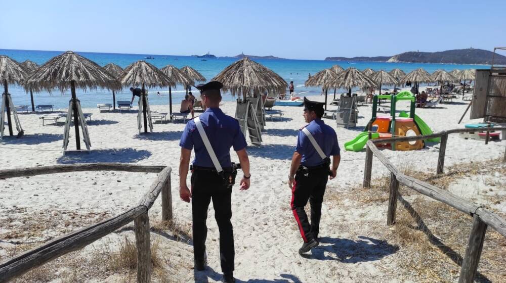 Stabilimento balneare - carabinieri