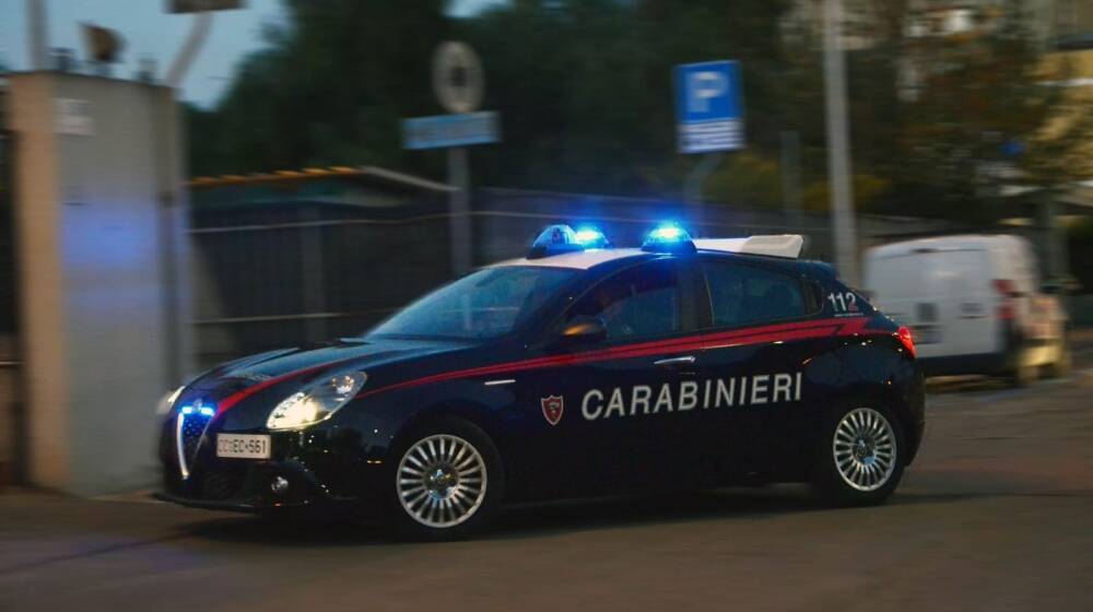 Auto carabinieri in movimento