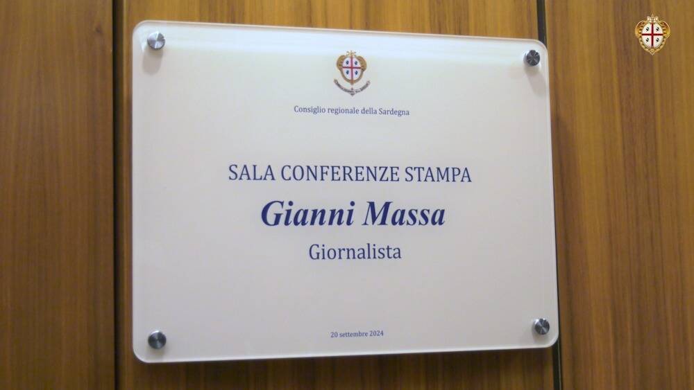 Cerimonia di intitolazione della Sala Stampa del Consiglio regionale della Sardegna al giornalista Gianni Massa