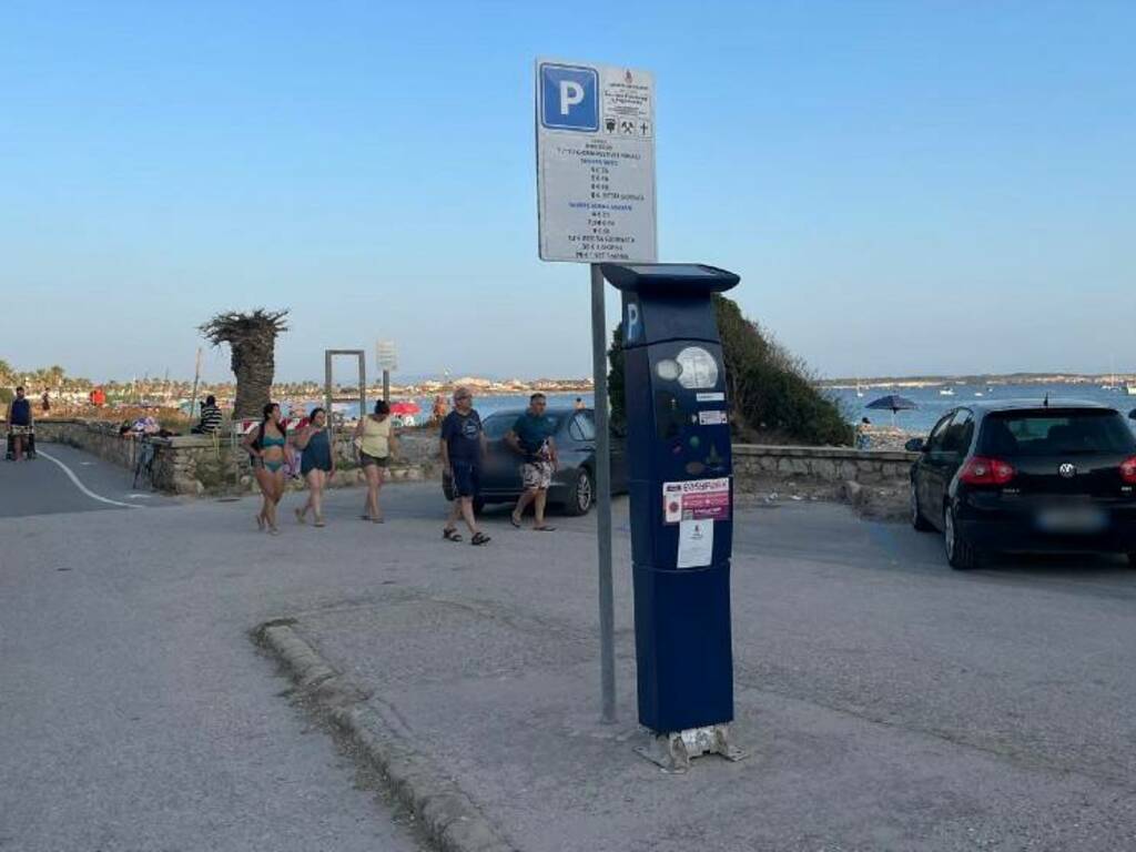 Parcheggi a pagamento lungomare Putzu Idu Mandriola