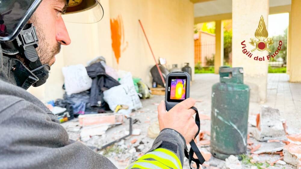 sedilo bombola esplode in casa popolare