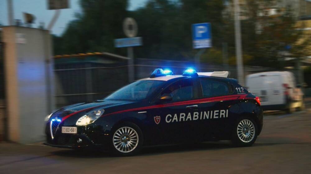 Carabinieri - sera - volante