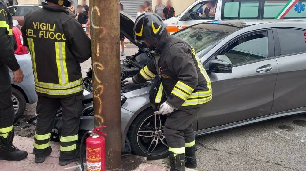 Incidente Macomer Fiat Panda e Mercedes