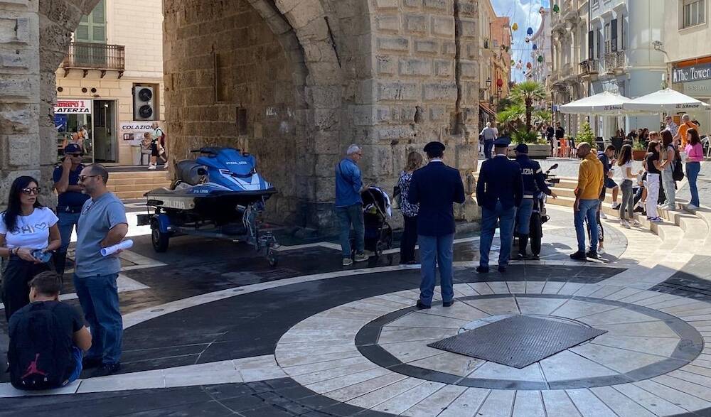 Polizia - Tappa a Oristano dell'iniziativa "Una vita da social"